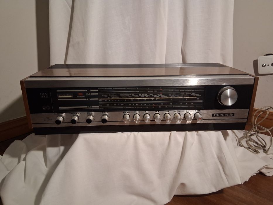 Rádio Vintage Blaupunkt RTV 370 FM Stereo - Alemanha - Anos 70