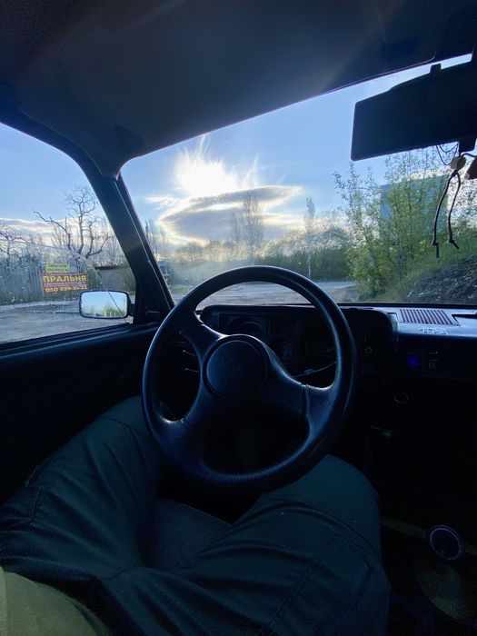 Автомобіль ваз 2105