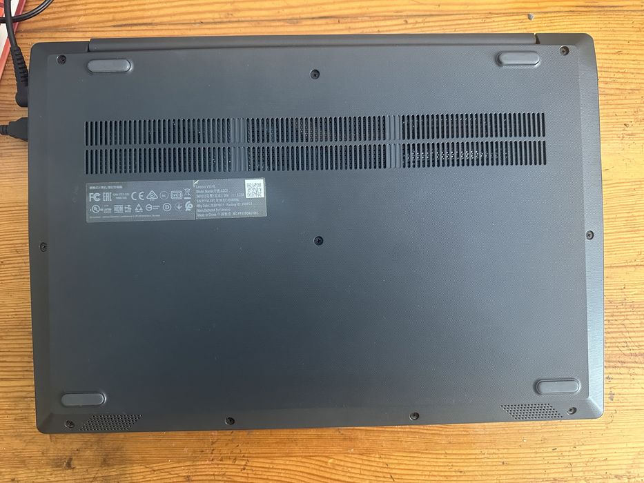 Ноутбук Lenovo V15-IIL