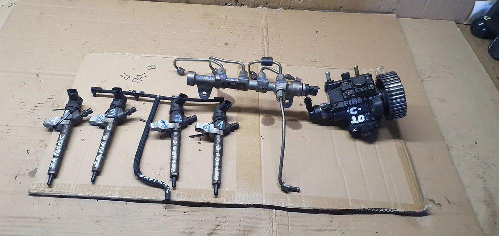 Wtryskiwacze wtryski układ wtryskowy paliwa zestaw pompa listwa Opel Zafira C 2.0 CDTI