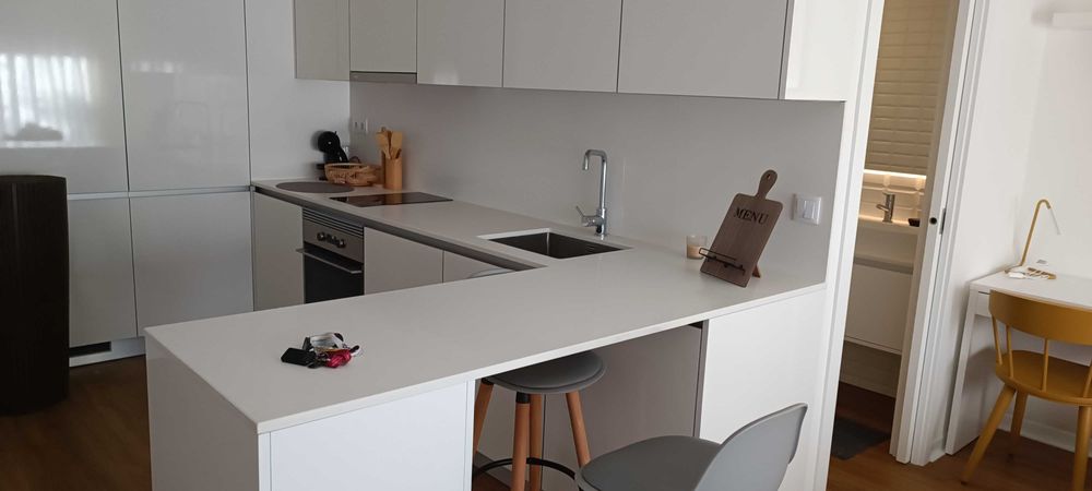 Apartamento T0, COMO NOVO. No Porto (perto IPO, Hospital SJ, Polo Universitário)