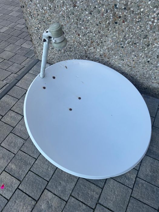 Antena satelitarna