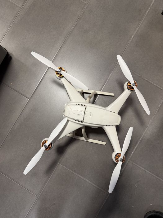 Dron Ghost Chroma kontroler Spektrum dx6i