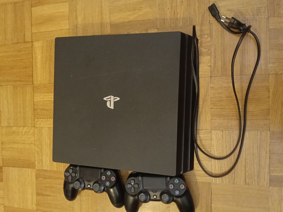 Ps4 800gb+2 comandos+ jogos