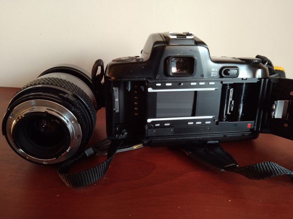 Aparat fotograficzny NICON  F-601