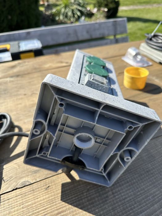 Блок внутрішніх розеток двір