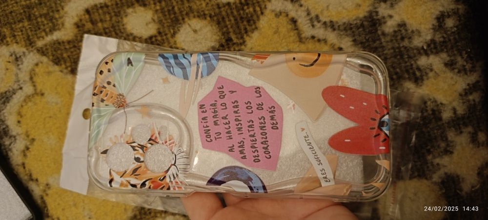 Várias capas de telemóvel Xiaomi