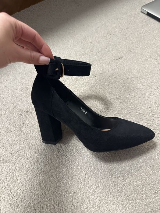 Чорні туфлі  замша