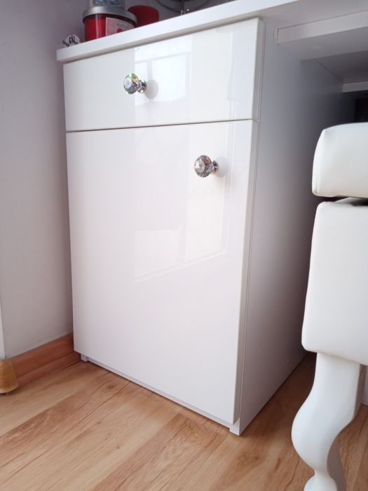 Piękna toaletka biurko