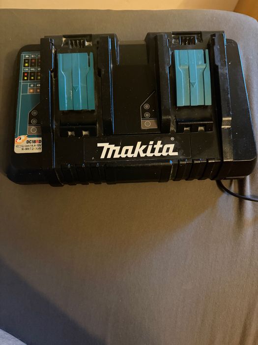 Ładowarka sieciowa na kabel podwójna  makita