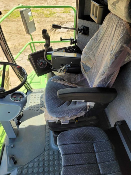 Kombajn zbożowy 5660 HTS