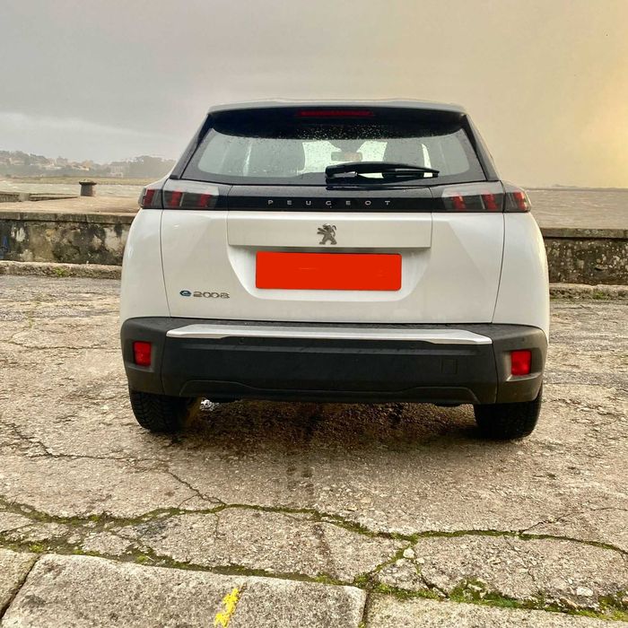 Peugeot e‑2008 Active Pack 50 kWh  , SOH 97,4%, Como Novo