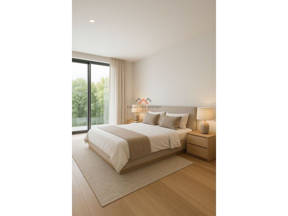 Apartamento T1 com 77 m² | Lugar de Garagem - Centro de Esgueira