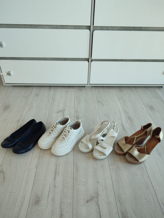 Набір жіночого взуття 38–39 розмір – кросівки, балетки, босоніжки | хо