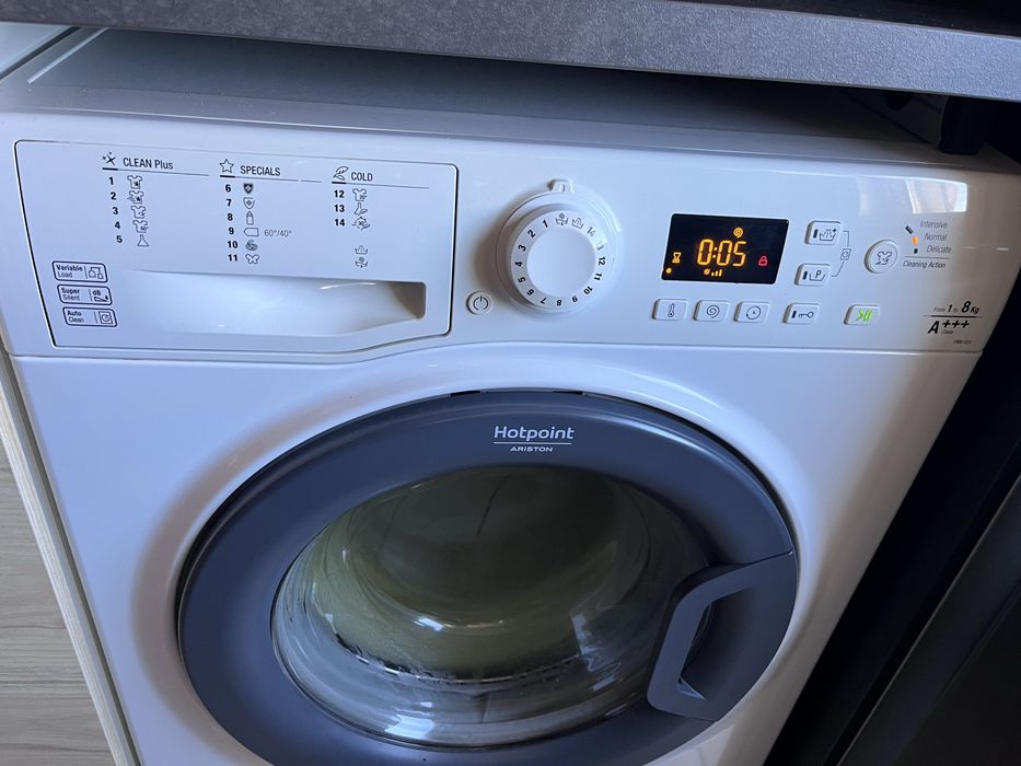 Maquina Lavar Hotpoint FMG823 8Kg