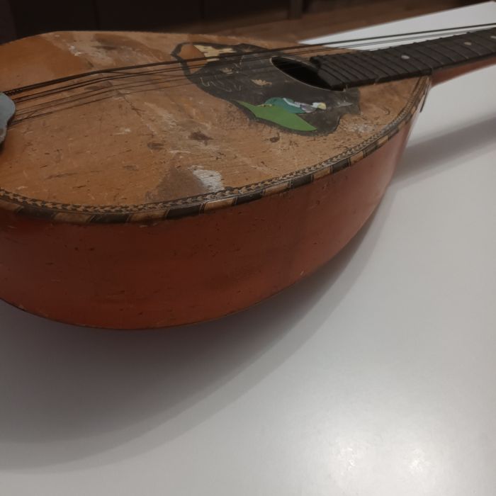 Stara mandolina gitara