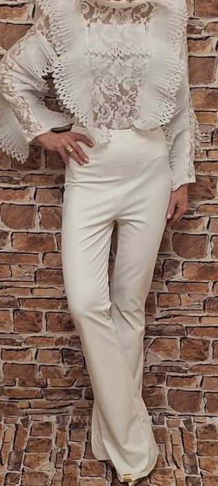 Przepiękne koronkowe body o wyjątkowym design w kolorze ecru