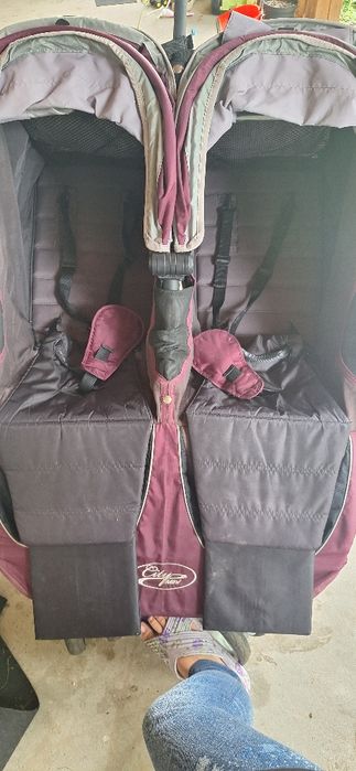 Wózek spacerowy dla bliźniaków