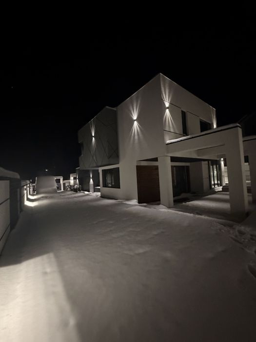 Просторий  елітний  будинок  і  крутий  проект!