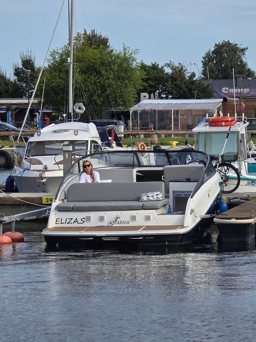 Łódź motorowa NAVIA ONE