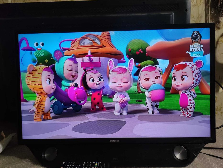 Продам полностью рабочий телевизор Samsung UE-32F4800