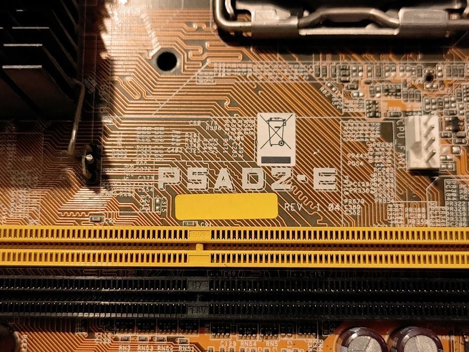 Материнська плата ASUS P5AD2-E DDR2 LGA775 P4