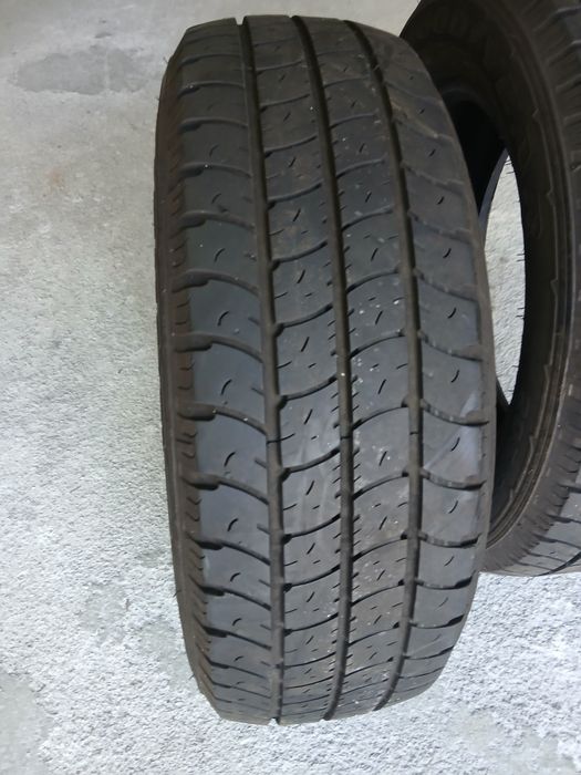 2 Pneus 205/65R16 C Goodyear