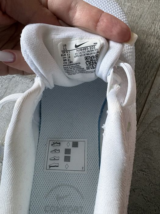 Buty biale Nike Revolution 8