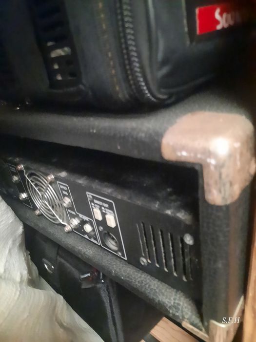 Vendo  amp Hartke 3500 cabeça