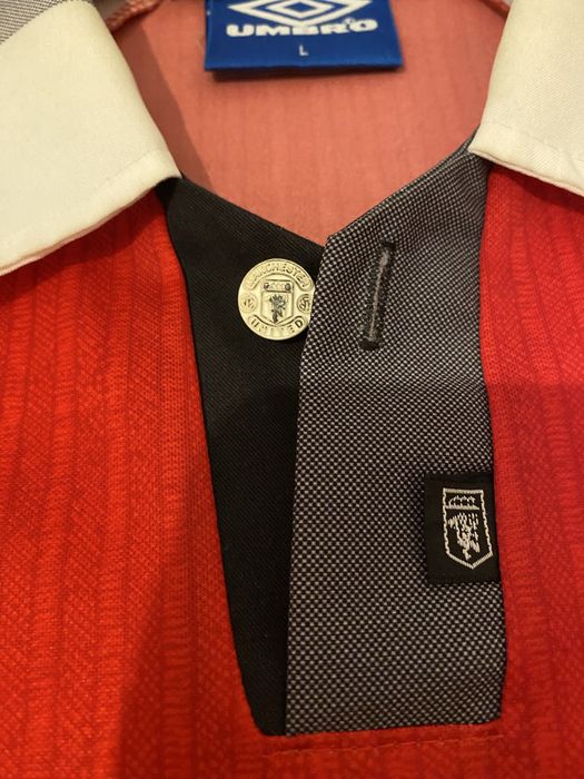 Camisola oficial antiga do Manchester United temporada de 1996-98