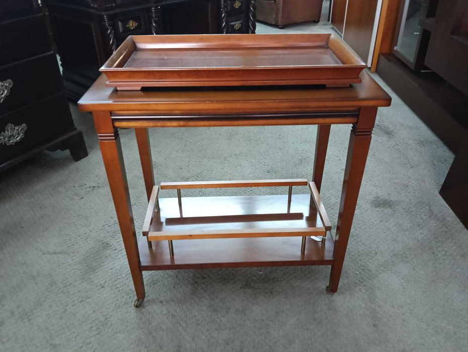 Carro de chá com tabuleiro e gaveta