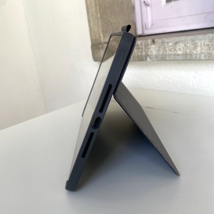 Ipad 9 geração 64gb + Case Logitech Combo Touch (teclado + trackpad)