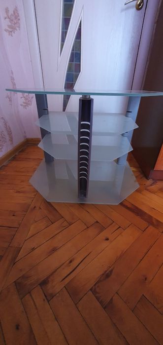 Тумба под телевизор .