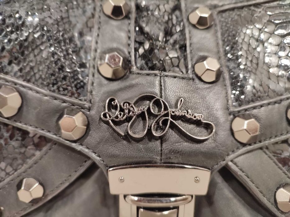 Torebka Betsey Johnson skórzana czarna