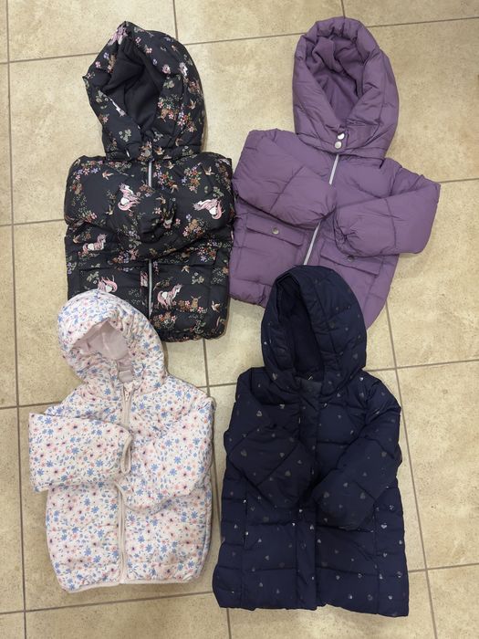 Куртки на дівчинку