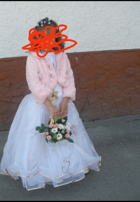 Біле святкове плаття. Можна до причастя