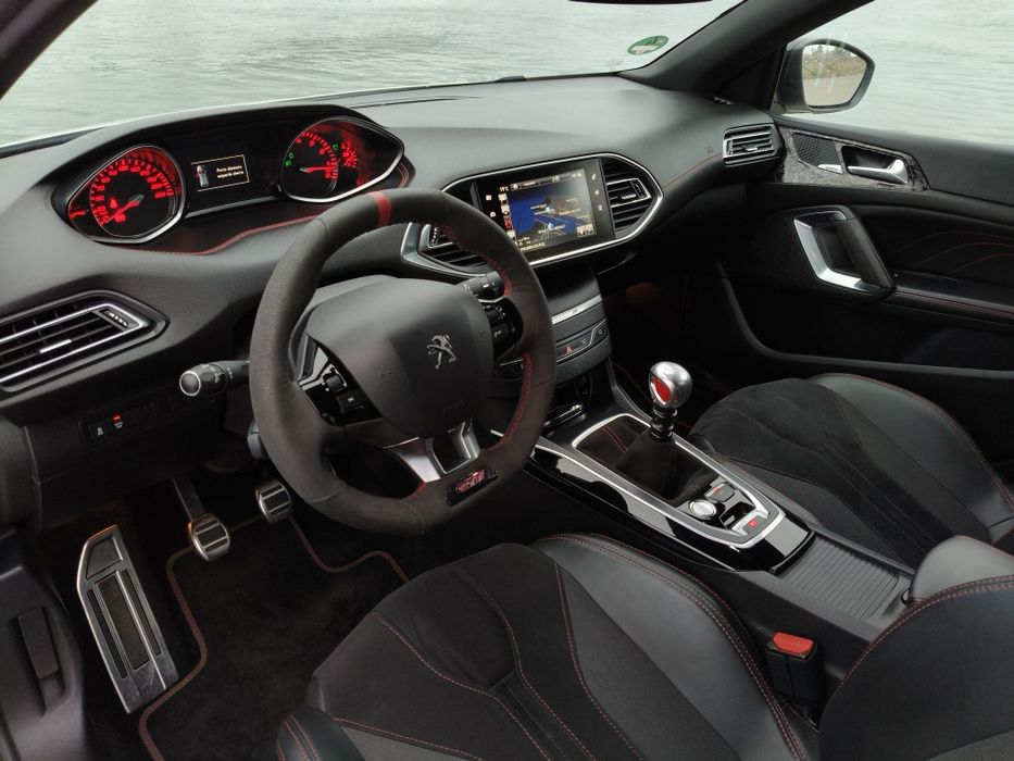 Peugeot 308 GTI 272cv