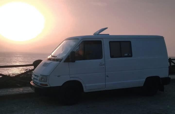 Renault Trafic Campervan | Solar, Geleira 12V e Mecânica Reforçada