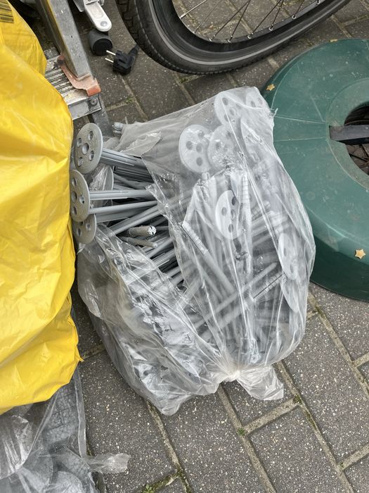 Kołki do styropianu i zaslepki