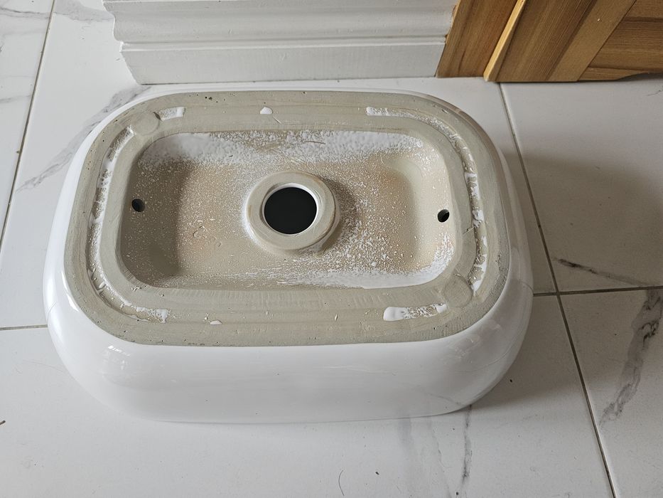 Umywalka nablatowa nowa ceramiczna 32,5x45,5cm podłużna biała
