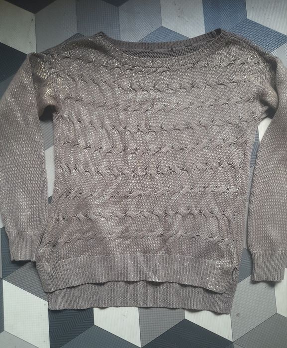 Sweter brązowy ze złotą nitką roz brak polecam do L