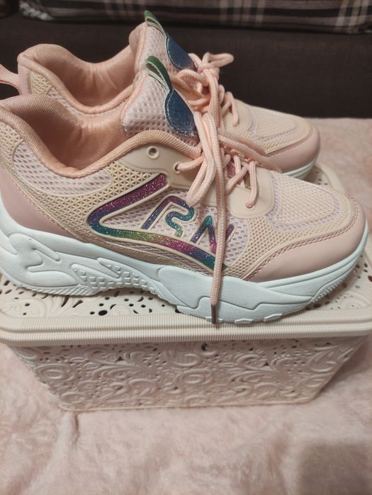 Кросівки літні 37р.