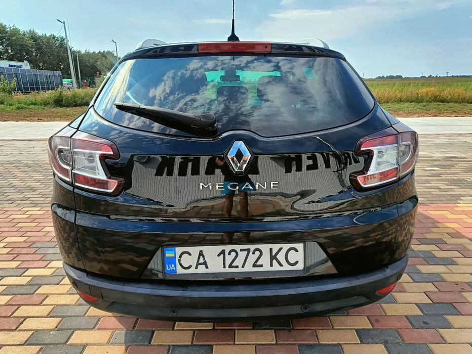 Reno Megan 2012 рік   в доброму стані
