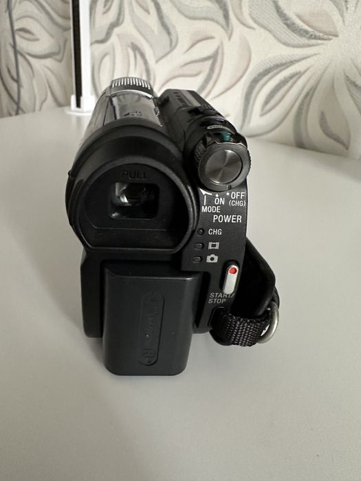 Продам DVD гибридную камеру Sony D-810E