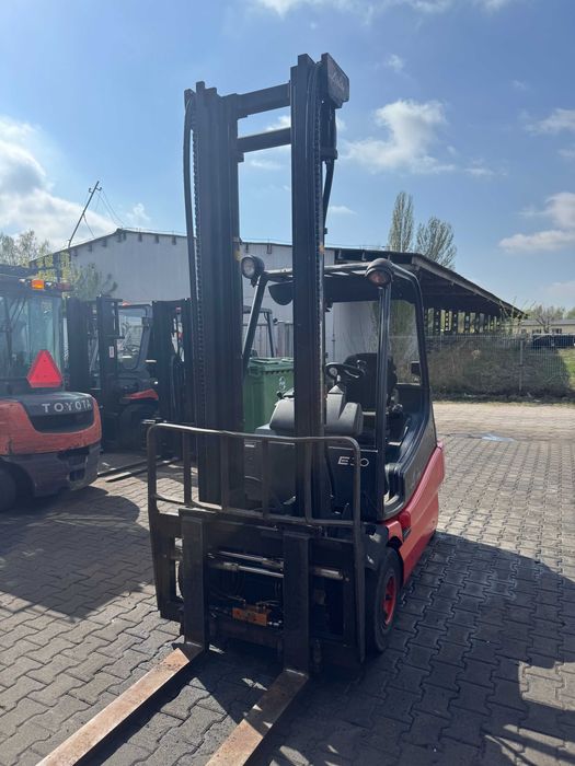 Wózek widłowy elektryczny Linde E30/02