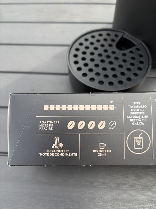 Nespresso Vertuo Pop / 6meses máximo de uso / Oferta de 1pack cápsulas Ristreto Intenso
