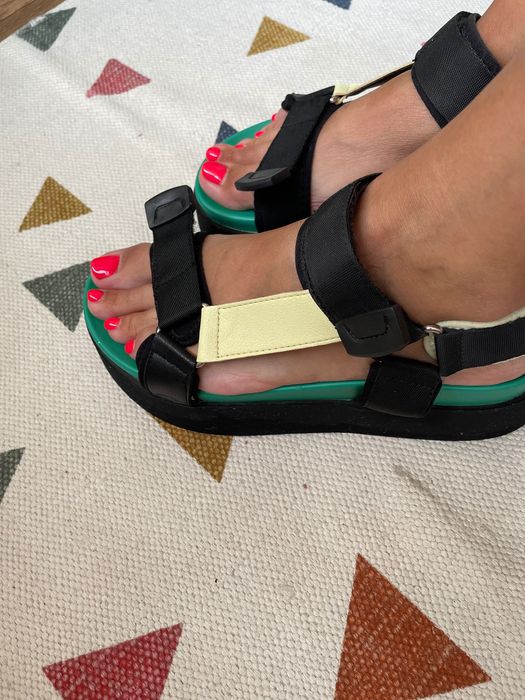 Сандалі жіночі чорно зелені