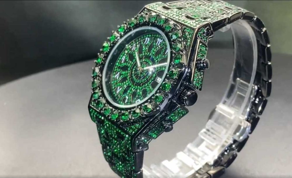 Relógio Verde de Quartzo Cintilante Gelado de Luxo