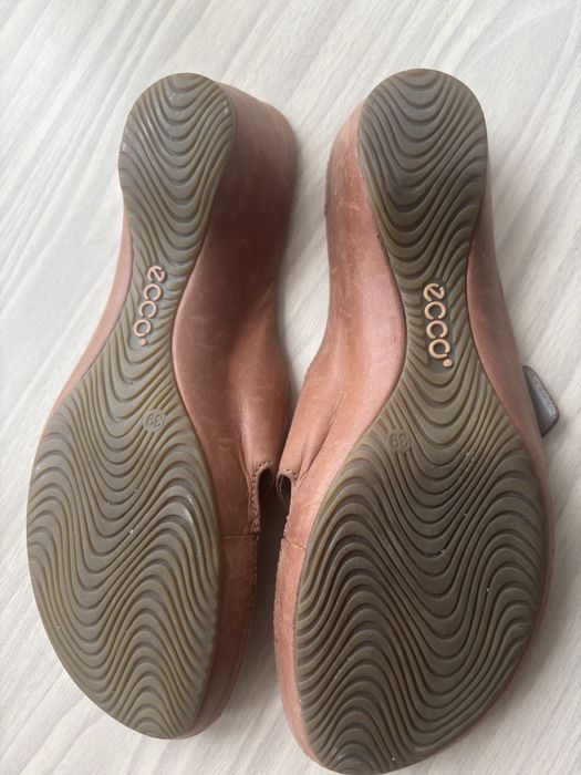 Ecco кожаные  вьетнамки 39р