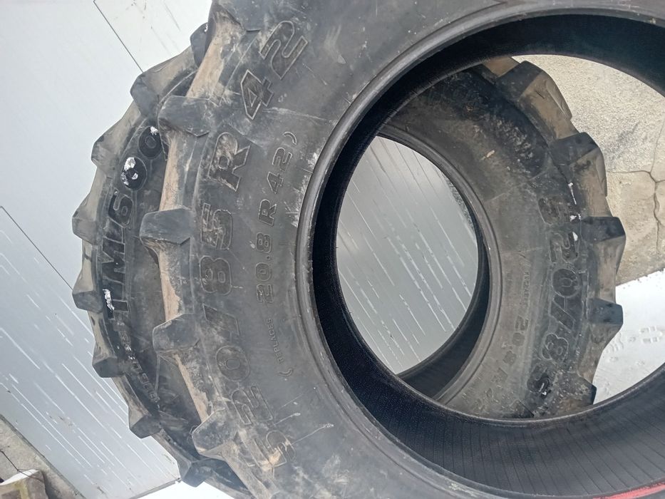 Opony 520/85 R 42